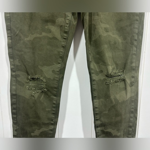 American Eagle Jeans Womens 4 Green Camo Curvy Super Hi Rise Jegging Distressed - Picture 3 of 13